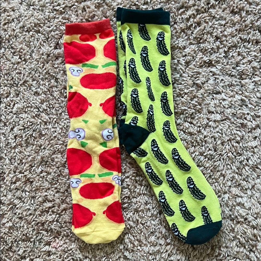 ❤️4/$10 Playful Pizza and Pickle Unisex Socks Set